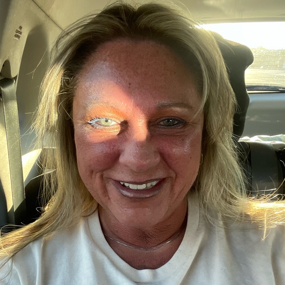 Meet your Posher, Angela - Picture 1 of 1